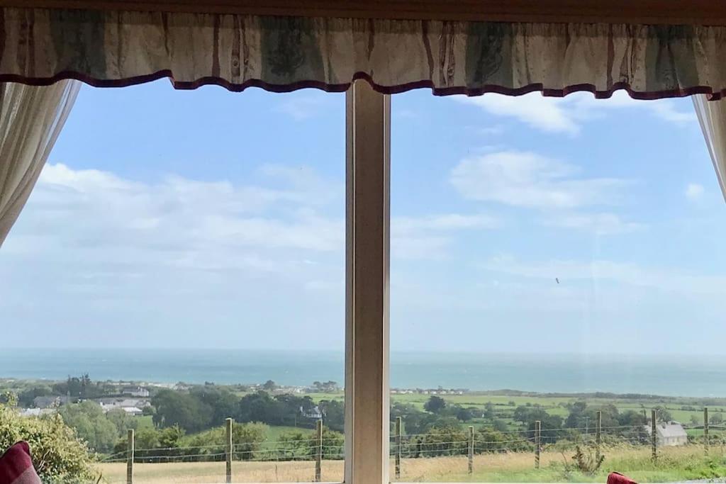 Villa Snowdon Bay - North Wales - Stunning Llyn Peninsula Mountain & Ocean Views - Wilde Retreats Pwllheli Exterior foto